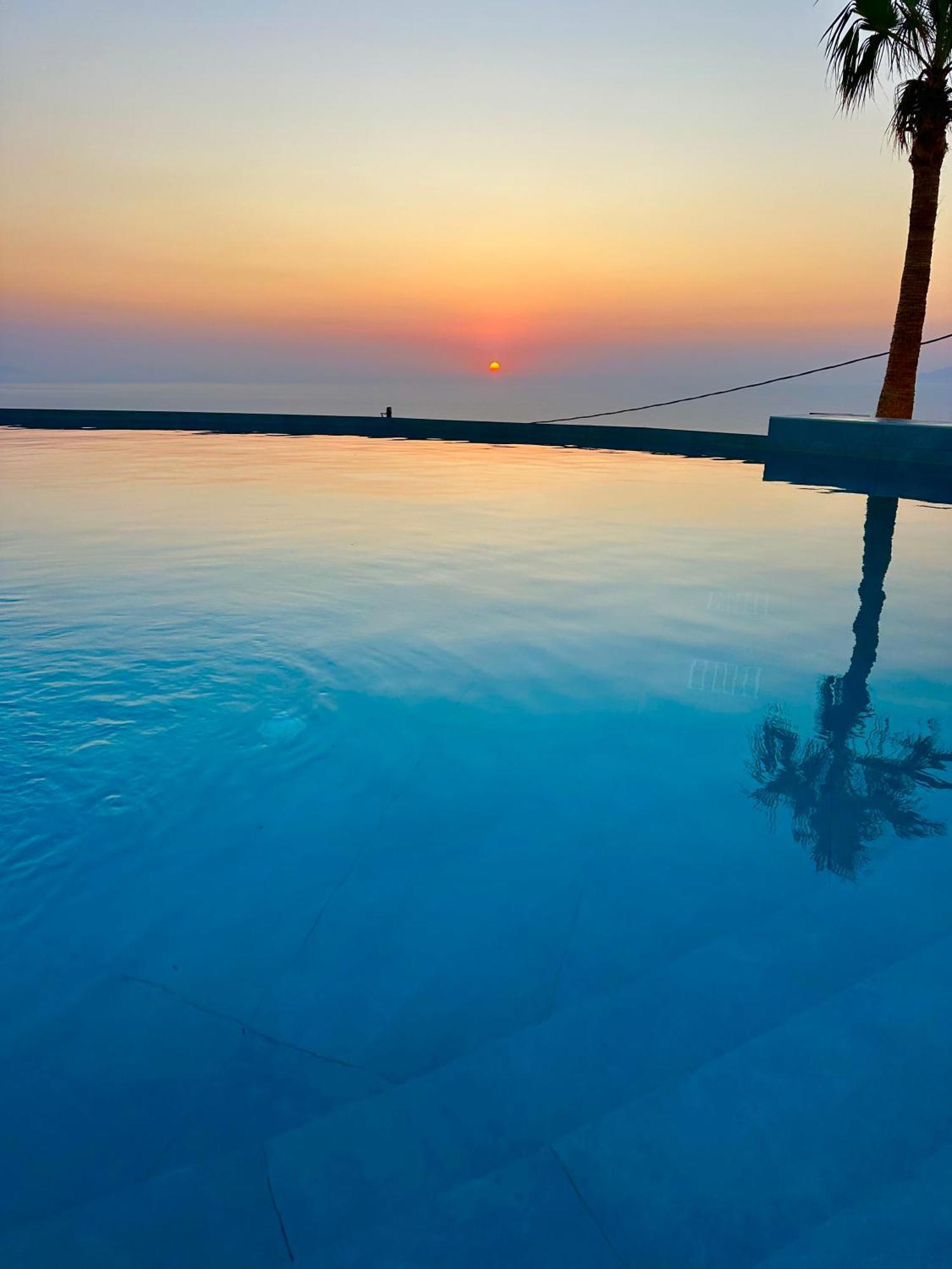 Leon Luxury Suites Imerovigli  Exterior foto