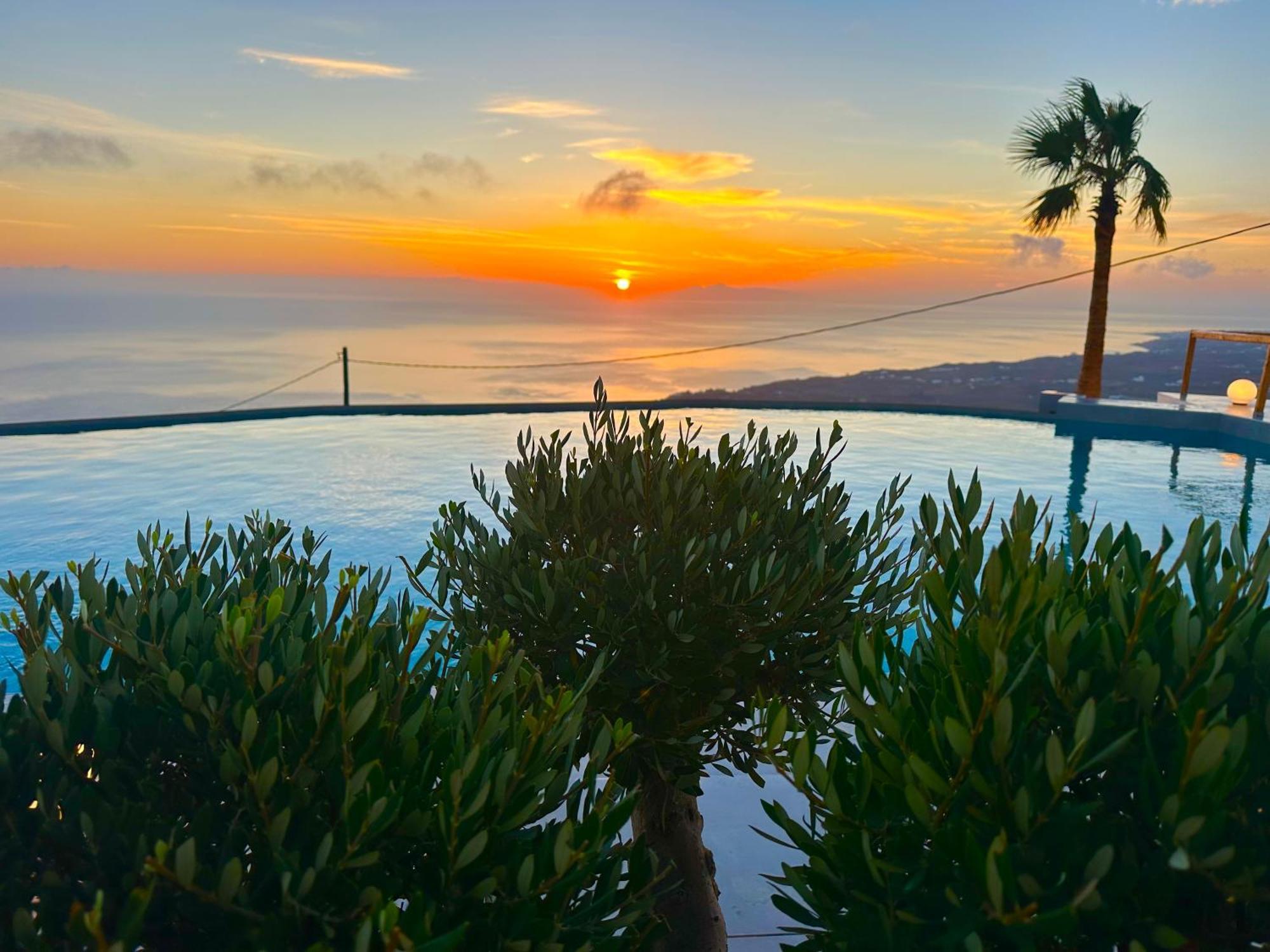 Leon Luxury Suites Imerovigli  Exterior foto